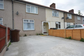 London Deluxe Four Bedroom House